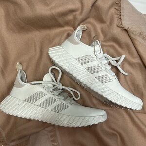 NWT Adidas gym shoes
